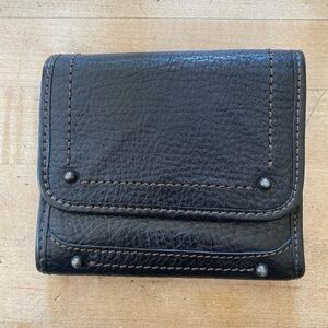 BANANA REPUBLIC tri-fold pebble leather wallet